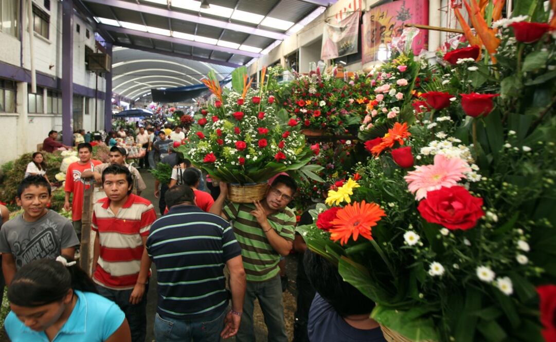 Sedeco invitó a la ciudadanía a realizar sus compras en establecimientos ubicados al interior de las colonias, mercados públicos. Foto: Archivo / EL UNIVERSAL