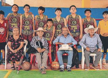 El basquetbol, un camino para alejar a niños triquis de la violencia