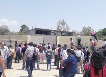 Pobladores retienen por más de 12 horas a trabajadores del gobierno de Oaxaca