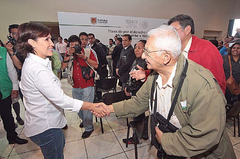 Tras inaugurar un foro en Tlaxcala, la titular de la Sedatu, Rosario Robles, señaló que se deben tomar decisiones integrales para evitar contingencias como la ocurrida en fecha reciente en la zona metropolitana del centro del país (ESPECIAL)