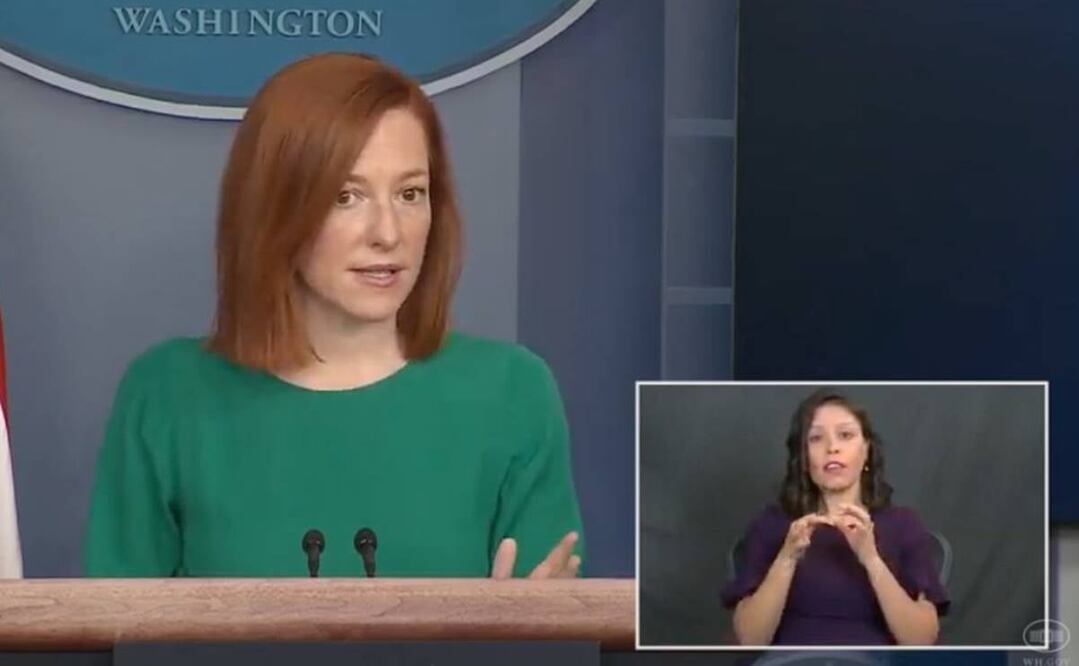 La intérprete Heather Mewshaw durante la conferencia de prensa de la vocera de la Casa Blanca, Jen Psaki, el 25 de enero. Foto: Twitter @mmcassella