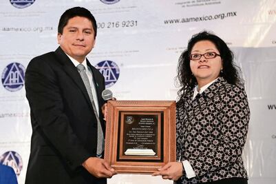 Reos destilan alcohol en cárceles, alerta AA