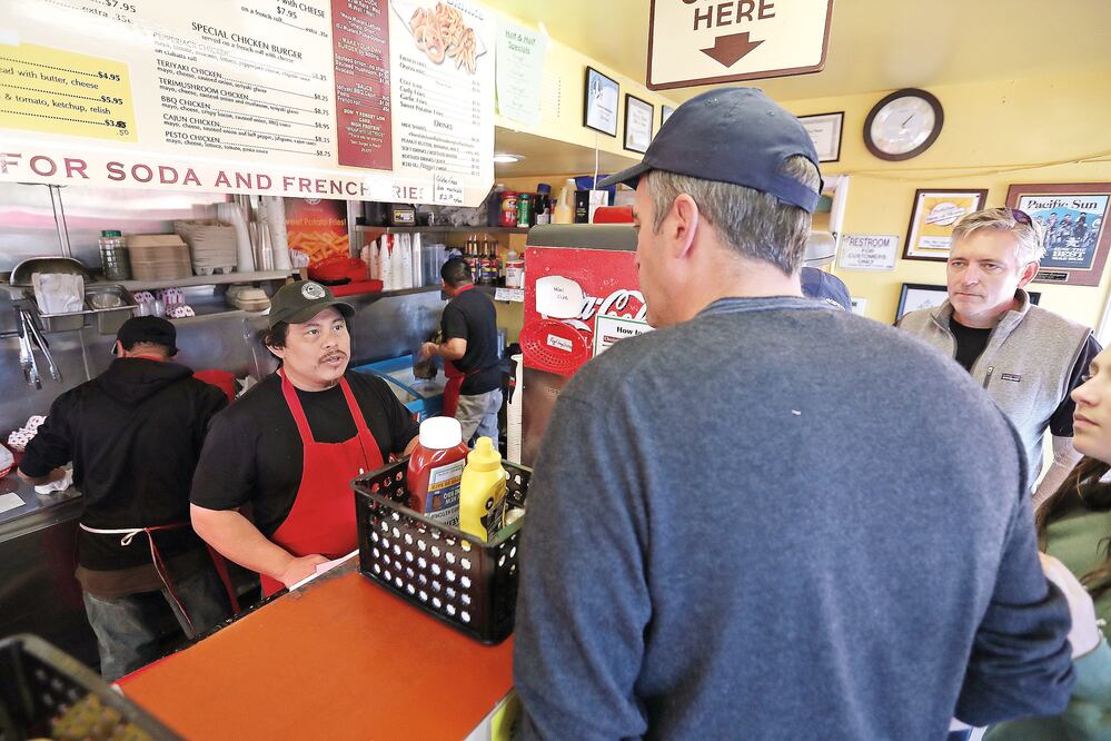 Según cifras del Instituto para el Desarrollo de la Cultura Maya del Estado de Yucatán, los indocumentados yucatecos en Estados Unidos tienen un perfil joven: 20% son mujeres y 80% son hombres, y de ellos, 45% tiene entre 18 y 29 años (ARIEL OJEDA)