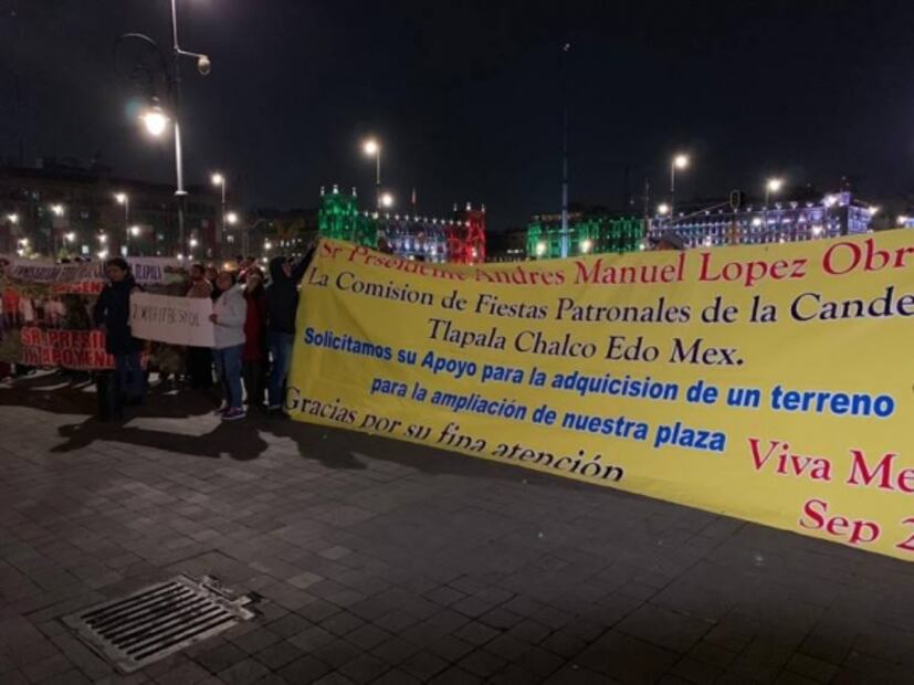 Habitantes de Chalco piden recursos a AMLO con mariachis
