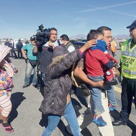 “No tumbamos este muro”, dicen migrantes