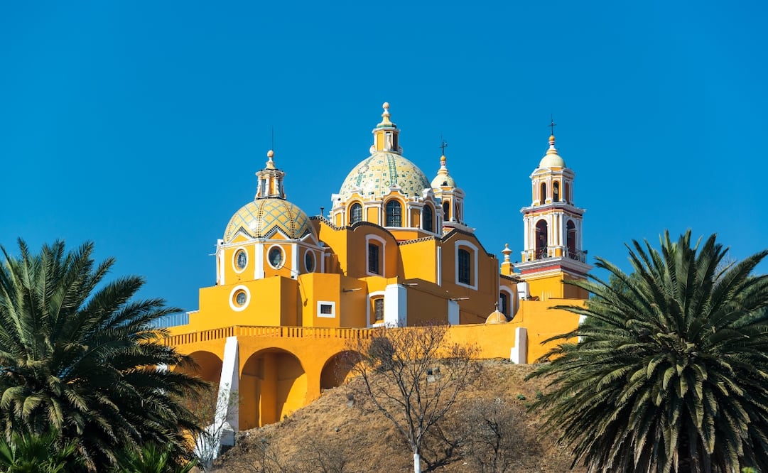 El Pueblo Mágico de Cholula, uno de los mejores destinos cercanos a la Ciudad de México para este puente. (Foto: iStock)