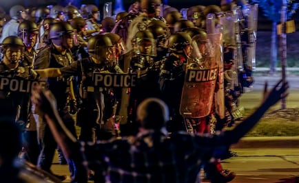 Un policía también resultó herido en Milwaukee