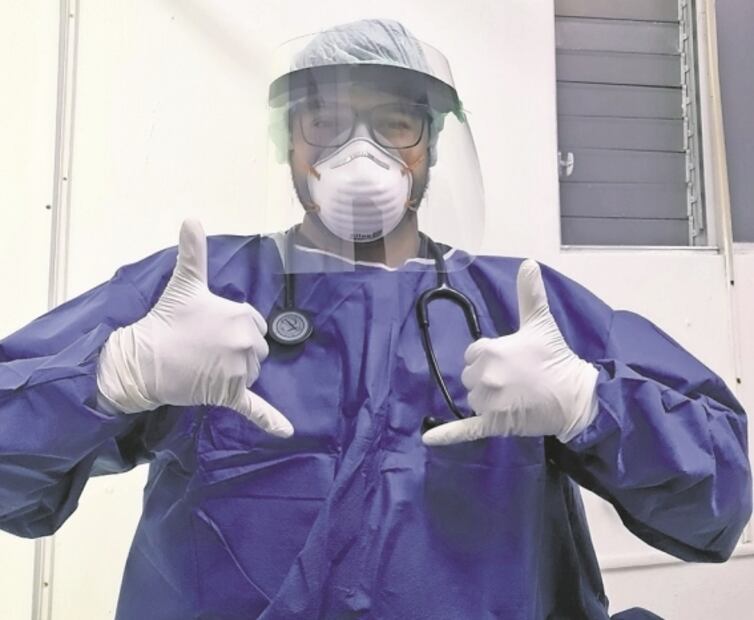 Reconocen labor de doctor en bici