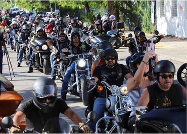 Motociclistas lanzan rodada "Dona con amor" para recaudar artículos de primera necesidad de abuelitos en Cancún