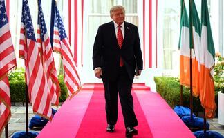 Reunificación de Irlanda ocurrirá "tarde o temprano", dice Trump; afirma que "sería un gran logro para todos"