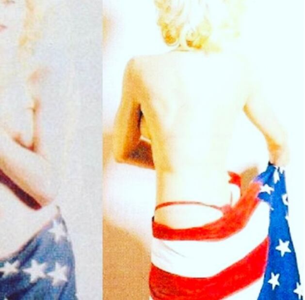 Madonna posa "topless" con la bandera de EU