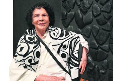 "No he acabado con el negro, lo extraño y necesito": Beatriz Zamora, artista plástica