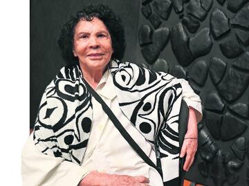 "No he acabado con el negro, lo extraño y necesito": Beatriz Zamora, artista plástica