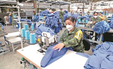Ejército apoya a médicos contra el Covid: fabrica sus uniformes