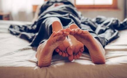 Vecinos se quejan de sexo ruidoso; pareja acusa que comparten audios suyos por WhatsApp