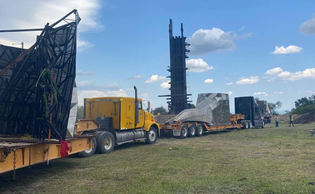 En total fueron 12 tractocamiones utilizados para todas las piezas de la obra. Foto: Especial