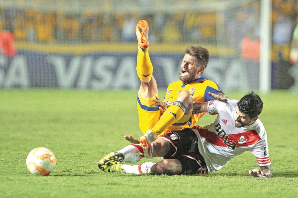 El duelo de ida de la final entre Tigres y River Plate resultó más peleado en media cancha de lo esperado (ALFREDO LÓPEZ. JAM MEDIA)