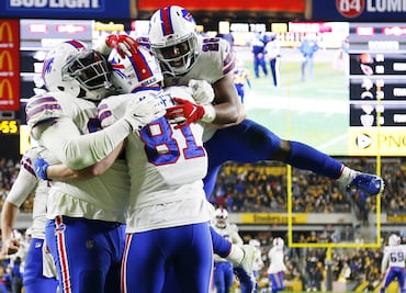 Los Bills, a costa de los Steelers, aseguran jugar en enero