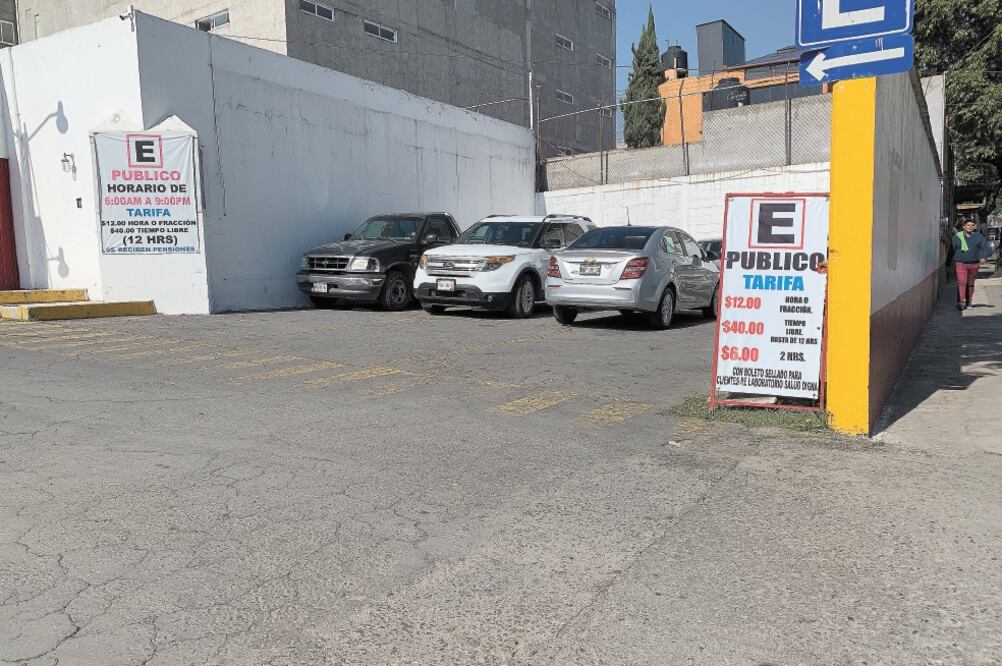 Cambios. Una vez que avalen la reforma, el negocio debe colocar a la vista el costo, razón social y el tipo de estacionamiento que es. Foto/CLAUDIA GONZÁLEZ. EL UNIVERSAL