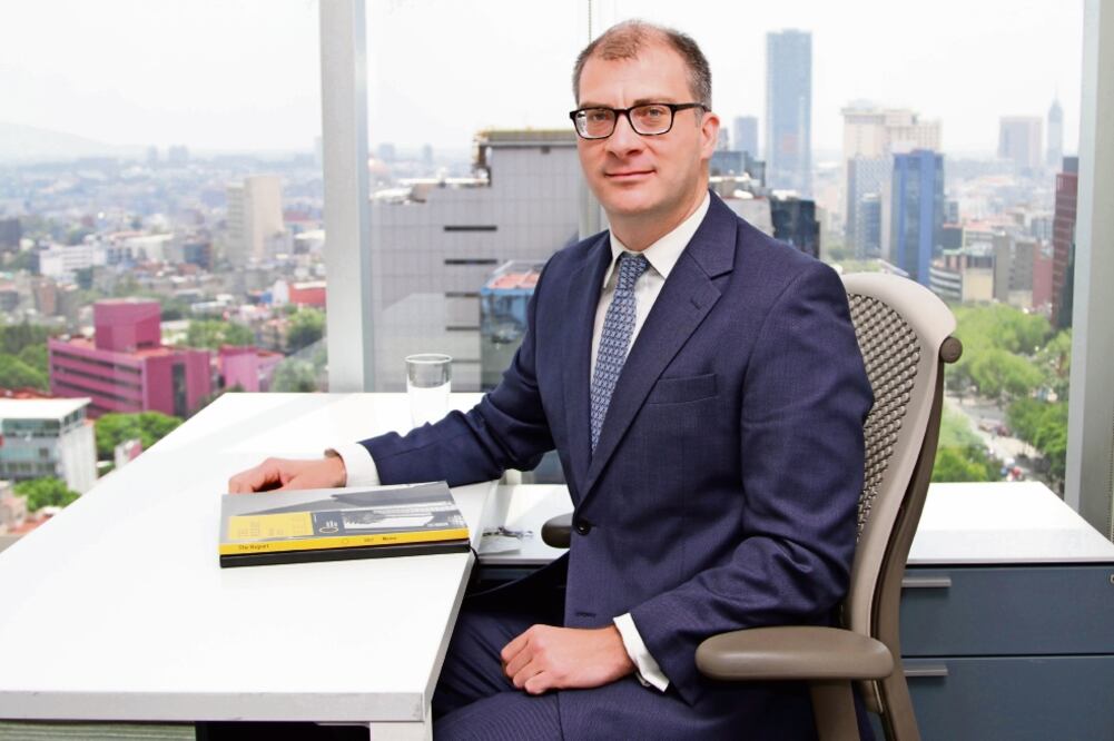 Oliver Cornock, editor en jefe de la oficina central en Londres de Oxford Business Group, también comentó que el proteccionismo se debe a la desigualdad económica, porque la globalización no ha beneficiado a todos (CARLOS MEJÍA.EL UNIVERSAL)