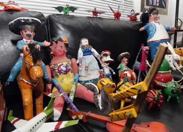 Javier, “el niño” con 2500 juguetes mexicanos