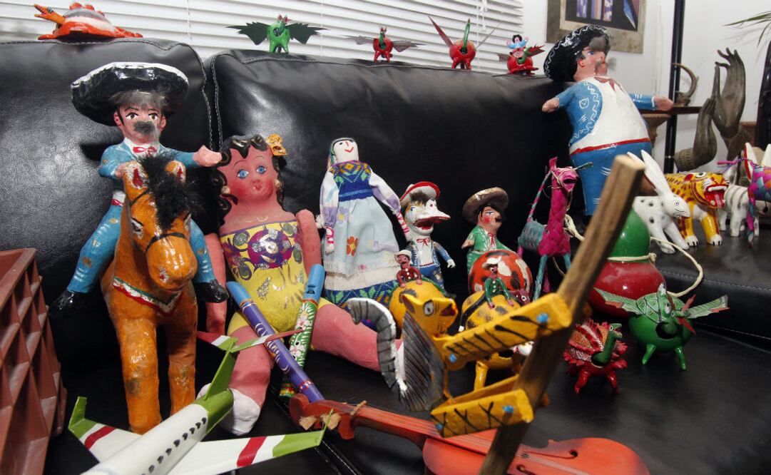 Javier Gómez decidió coleccionar los juguetes en un sólo lugar donde y evitar así el olvido. Fotografía: Omar Contreras | EL UNIVERSAL