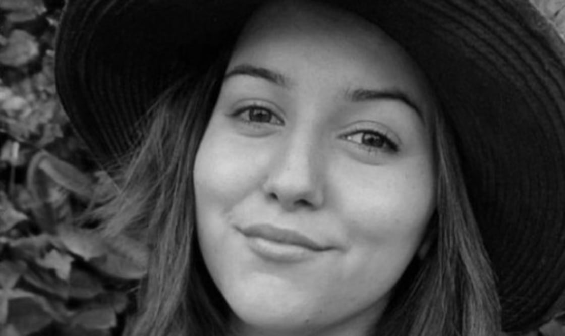 Kamelia Panayótova (1999 ), poeta y novelista búlgara fue ganadora del Primer Concurso para Poetas Búlgaros Aleksandar Vutimki 2023. Crédito: plovdivchete