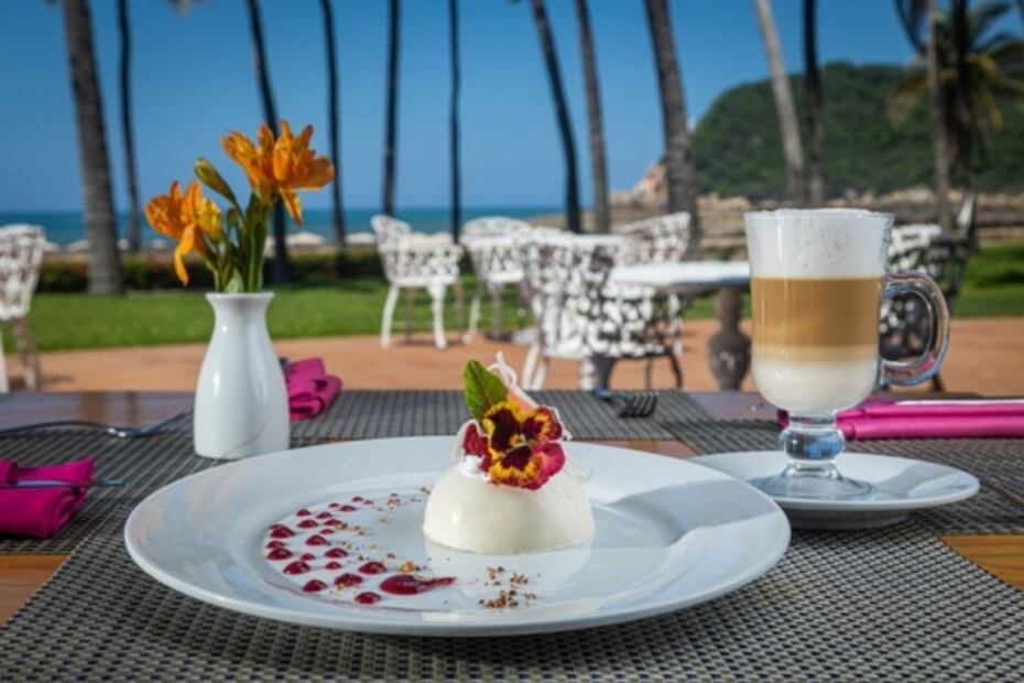 Panna Cotta con salsa de fresas