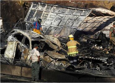 Suman 6 muertos y 21 lesionados en accidente de autopista Zapotlanejo-Lagos de Moreno, Jalisco