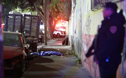 Asesinan a tres hombres en inmediaciones del Reclusorio Norte; responsables logran escapar