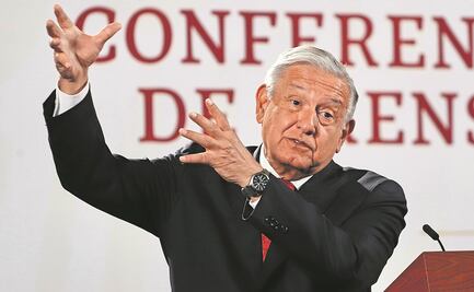 AMLO se convierte en museógrafo