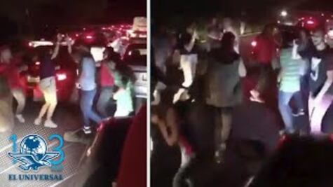 En medio del tráfico bailan “La Chona” en Guadalajara