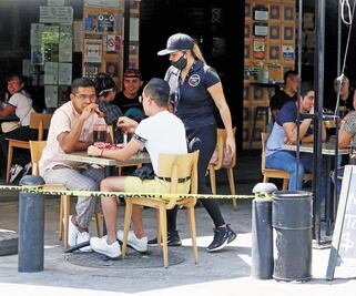 Autorizan operación de antros y bares como restaurantes