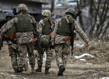 Ucrania anuncia que Rusia le entregó mil 200 cuerpos; son principalmente de militares