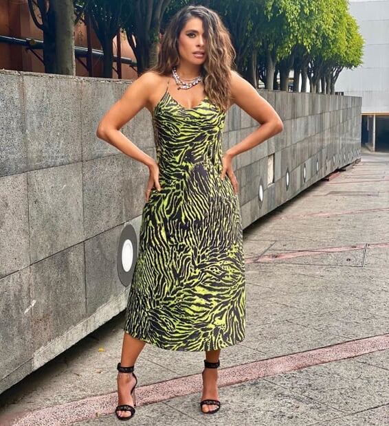 La peor vestida de la semana es Galilea Montijo con su vestido country gótico