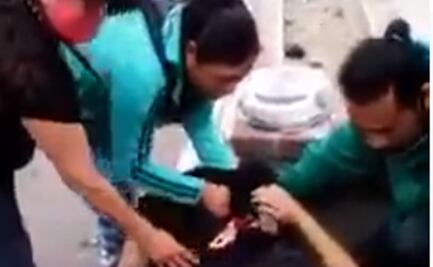 Reportan estable a mujer que dio a luz afuera de hospital en Los Reyes La Paz