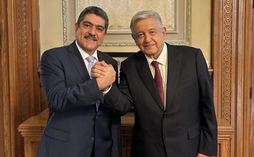 Manuel Espino y Andrés Manuel López Obrador tras una reunión el pasado 26 de octubre de 2022. Foto: Especial
