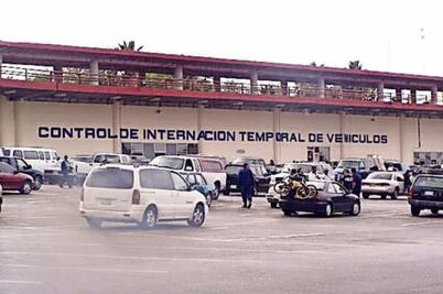 Internan al país dos millones de autos chocolate