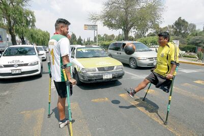 Futbolistas chilangos viajan hasta Metepec para ganarse la vida