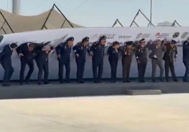 Cae mampara en evento de toma de protesta de comandantes militares en Edomex; estaba presente la gobernadora, Delfina Gómez