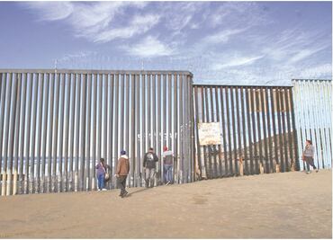 "¡No te vayas!", la súplica de un niño abandonado en la frontera México-EU