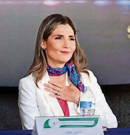 Alcaldesa da largas para no pagar deudas pasadas