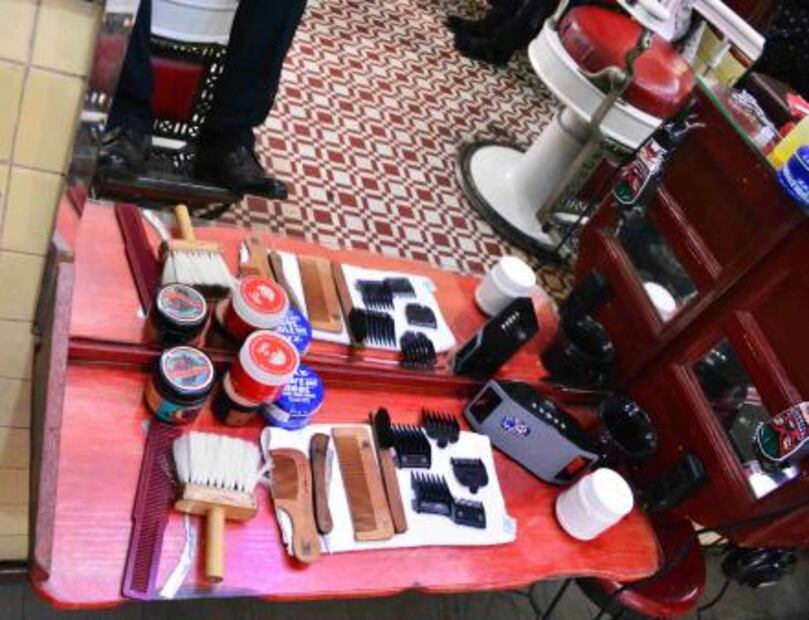 Barberos, oficio que mantiene su esencia