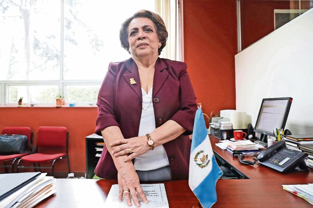 Papeleo, en una hora: canciller de Guatemala