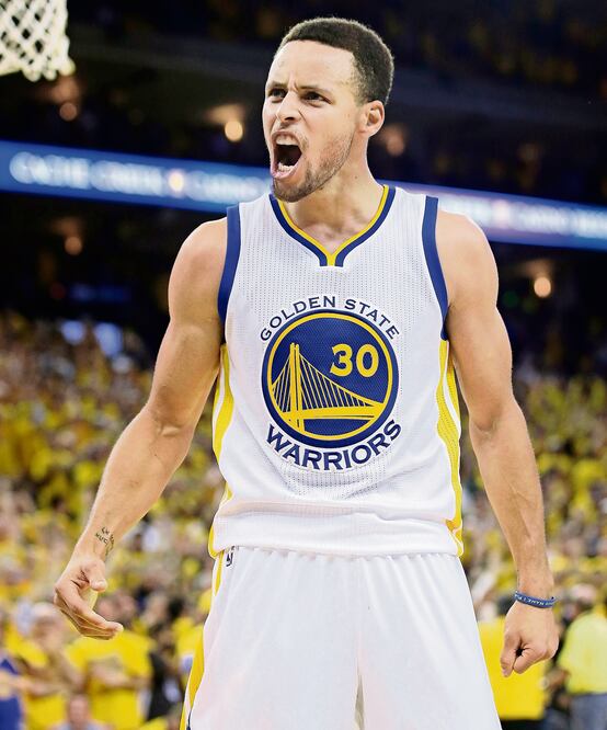 Stephen Curry anotó 36 puntos, con cinco rebotes y ocho asistencias (MARCIO JOSÉ SÁNCHEZ. AP)