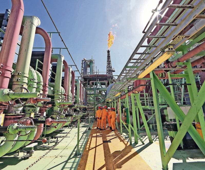 El CEESP expuso que el gasto que generan los programas sociales se va a incrementar y a ello se suma el incumplimiento de la producción petrolera. Foto: ARCHIVO EL UNIVERSAL