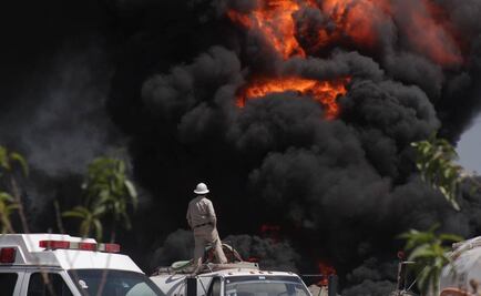 Continúa incendio en ducto de Pemex en Puebla