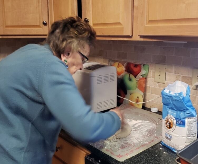 A los 97 años da clases de cocina que se vuelven virales