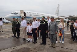 Visita del presidente de Colombia a Buenaventura causa polémica; reportan entrega de balones
