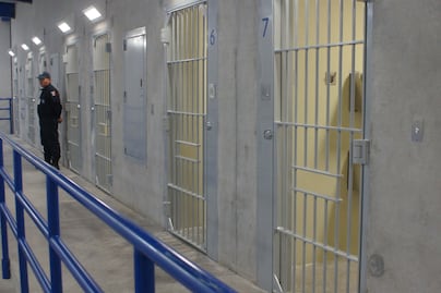 Buscan en Aguascalientes a reos prófugos del penal de Puerto Vallarta; aún hay camiones quemados en vialidades: Secretaría de Seguridad